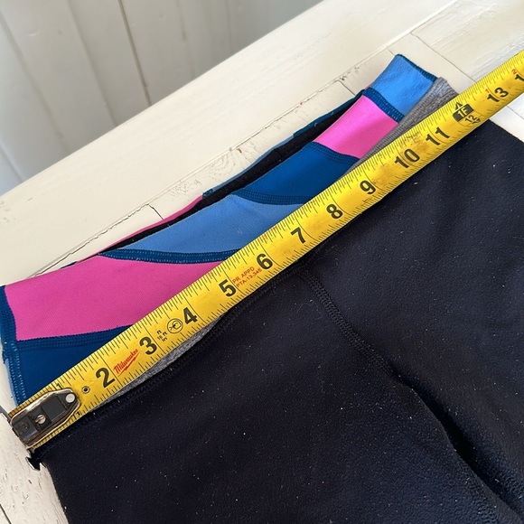 Iviiva bu Lululemon size 10 black leggings with blue pink and gray top - Picture 10 of 12